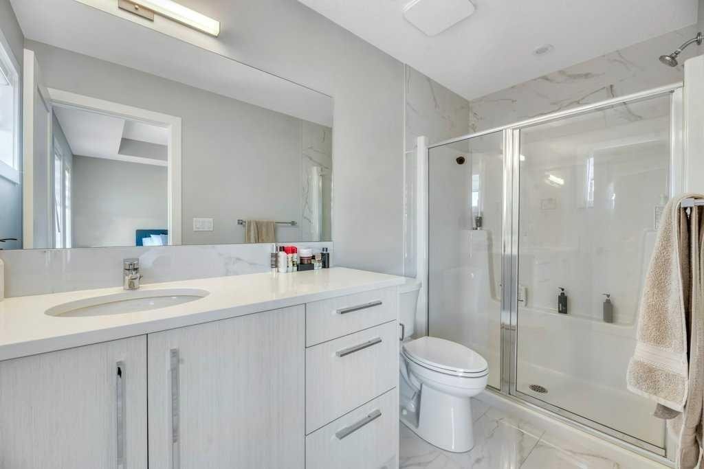 121 Dawson Circle, Chestermere, AB - Indoor Photo Showing Bathroom