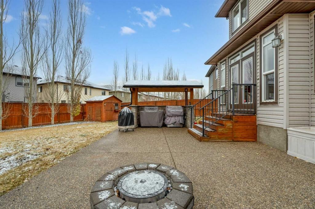199 Cranarch Landing Se, Calgary, AB - Outdoor