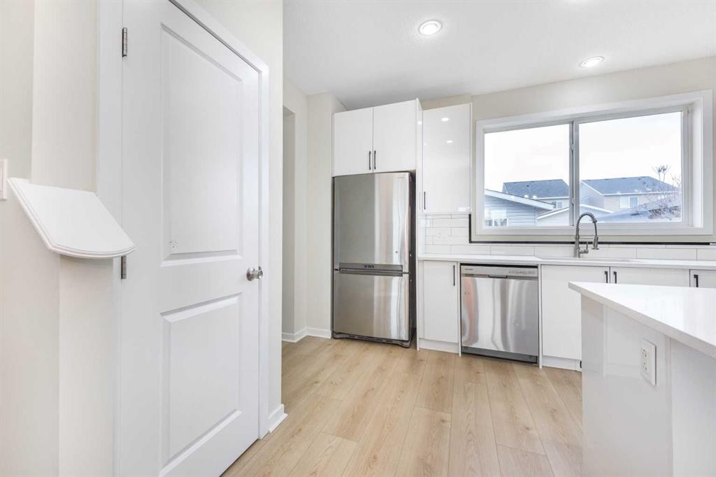 110 Skyview Ranch Boulevard Ne, Calgary, AB - Indoor Photo Showing Kitchen With Stainless Steel Kitchen