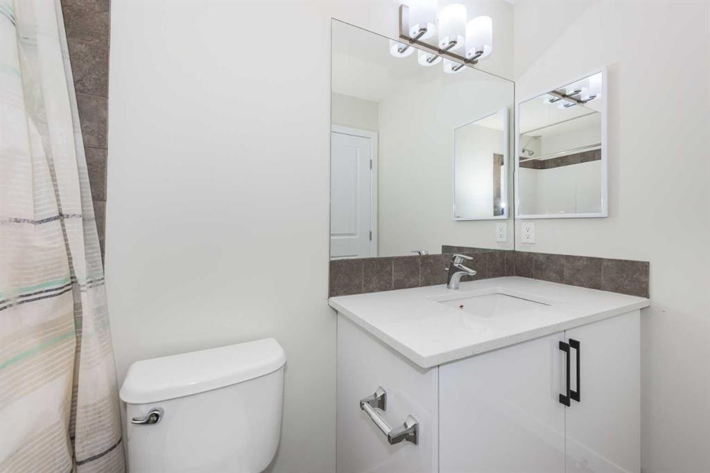 110 Skyview Ranch Boulevard Ne, Calgary, AB - Indoor Photo Showing Bathroom