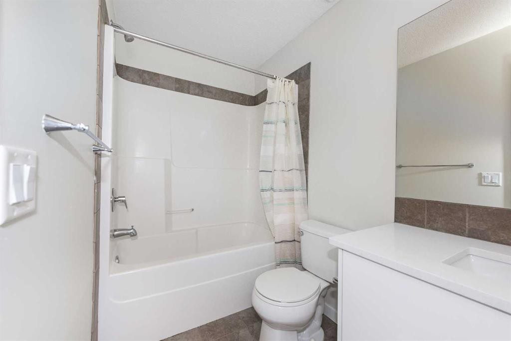 110 Skyview Ranch Boulevard Ne, Calgary, AB - Indoor Photo Showing Bathroom