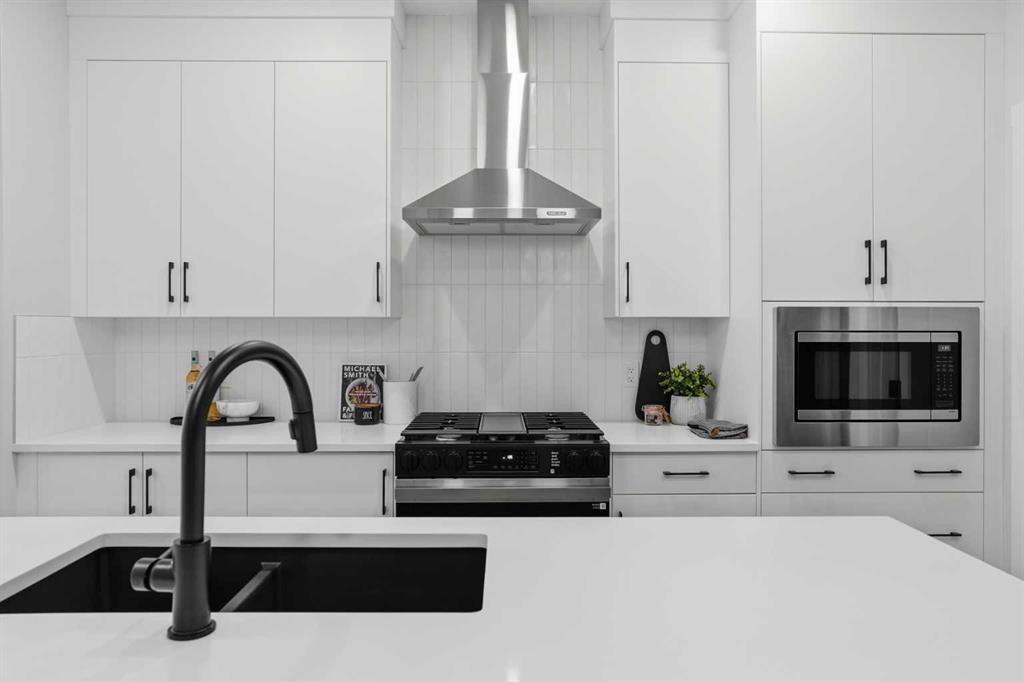 76 Buffaloberry Manor Se, Calgary, AB