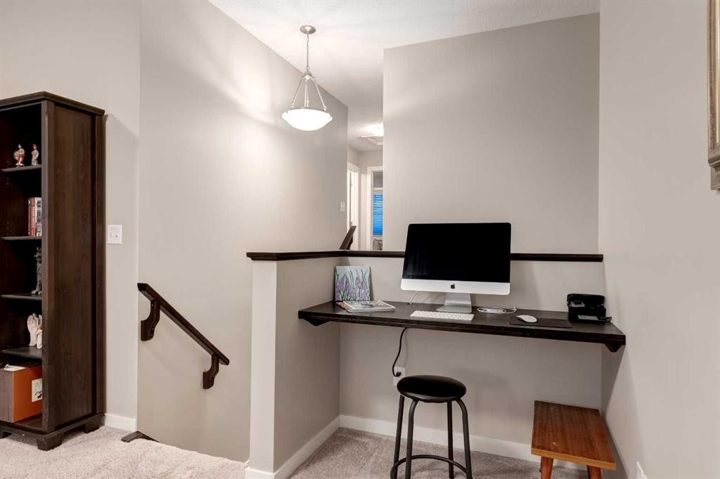 643 Evanston Drive Nw, Calgary, AB - Indoor Photo Showing Office