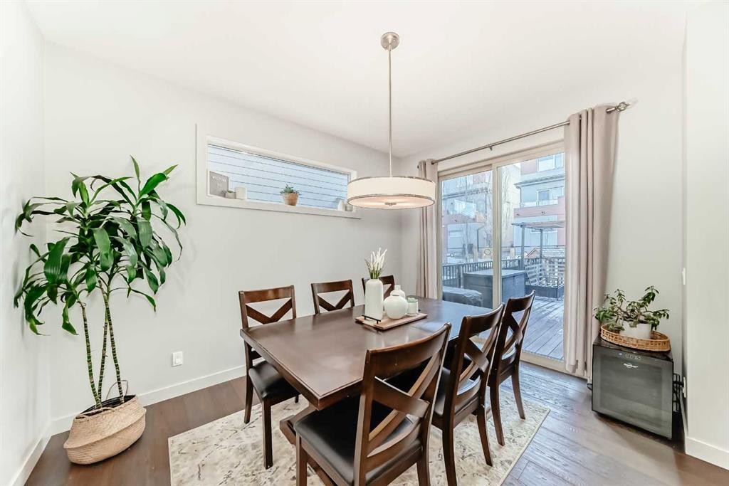743 Shawnee Drive Sw, Calgary, AB - Indoor Photo Showing Dining Room