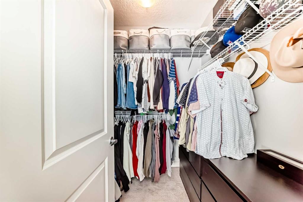 743 Shawnee Drive Sw, Calgary, AB - Indoor With Storage