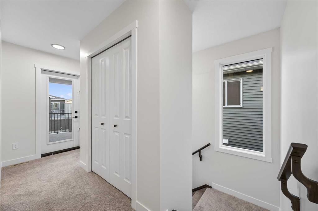 1051 Bayview Crescent, Airdrie, AB - Indoor Photo Showing Other Room