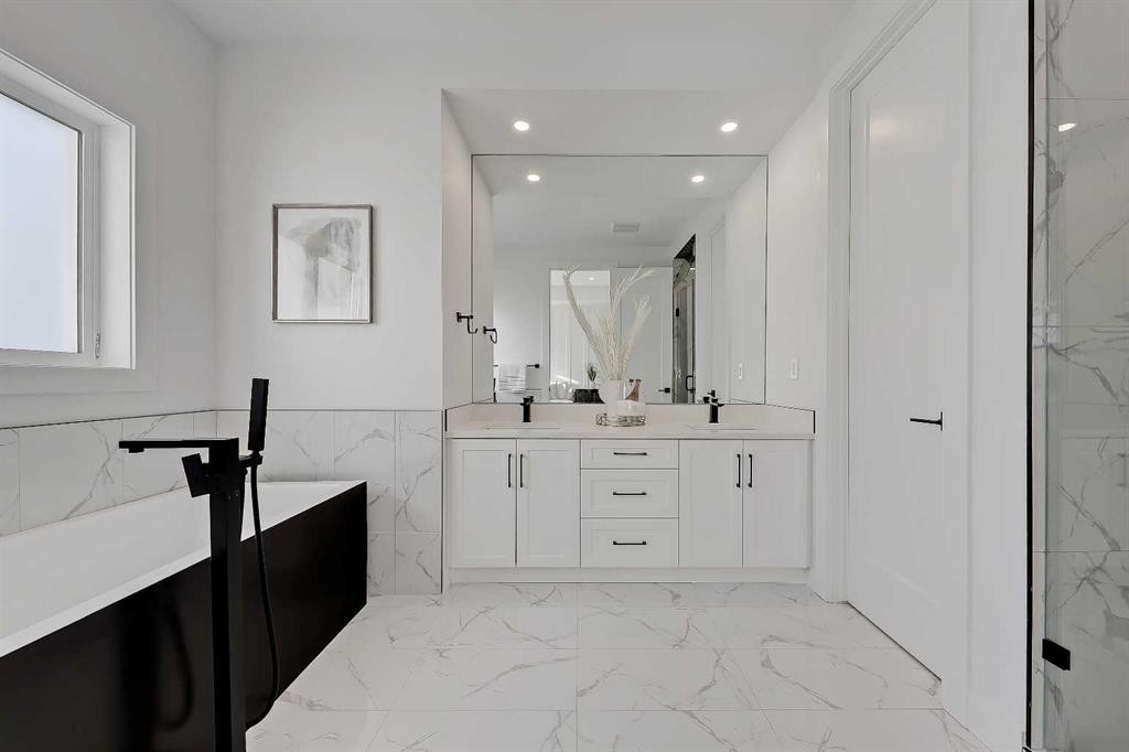 911 22 Avenue Nw, Calgary, AB - Indoor