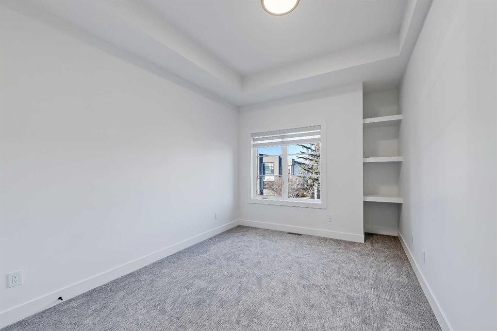 911 22 Avenue Nw, Calgary, AB - Indoor Photo Showing Other Room