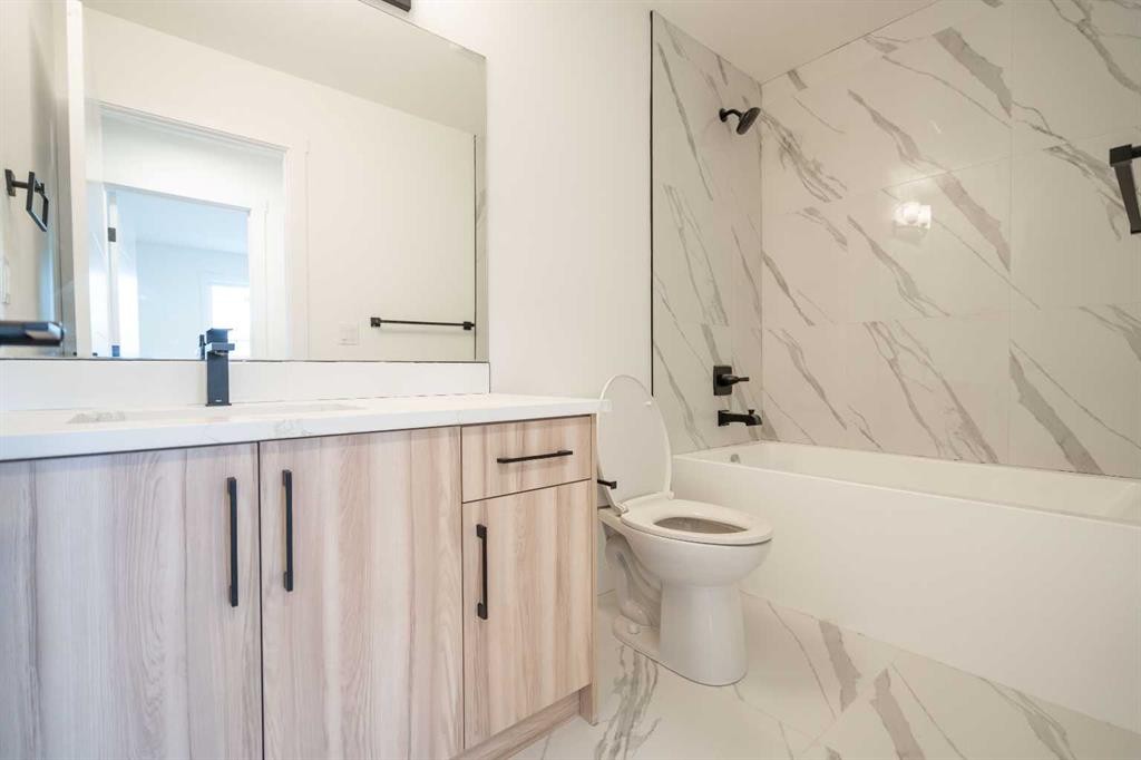 90 Baysprings Terrace Sw, Airdrie, AB - Indoor Photo Showing Bathroom