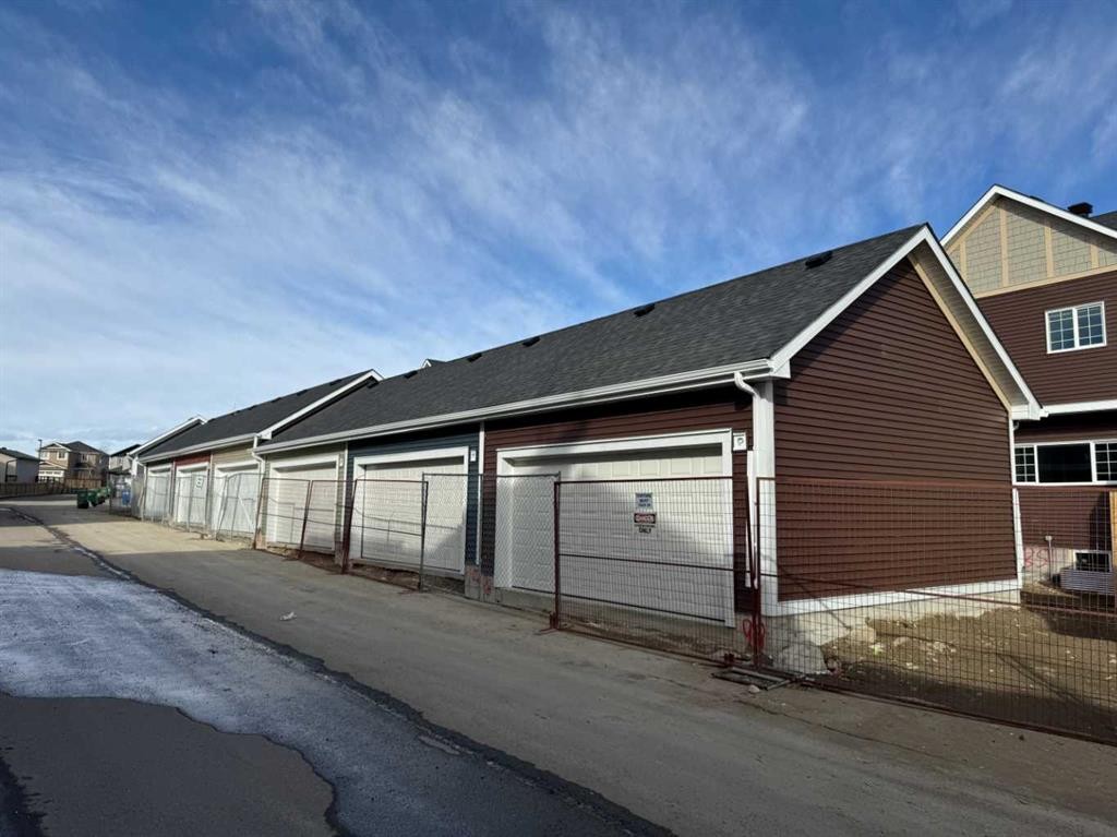 90 Baysprings Terrace Sw, Airdrie, AB - Outdoor