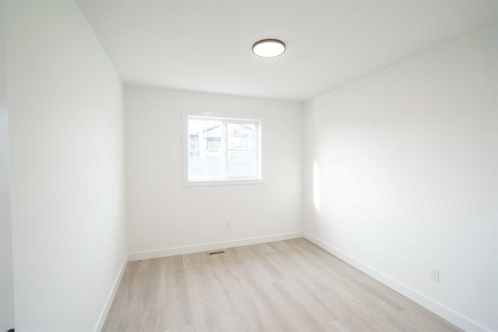 90 Baysprings Terrace Sw, Airdrie, AB - Indoor Photo Showing Other Room
