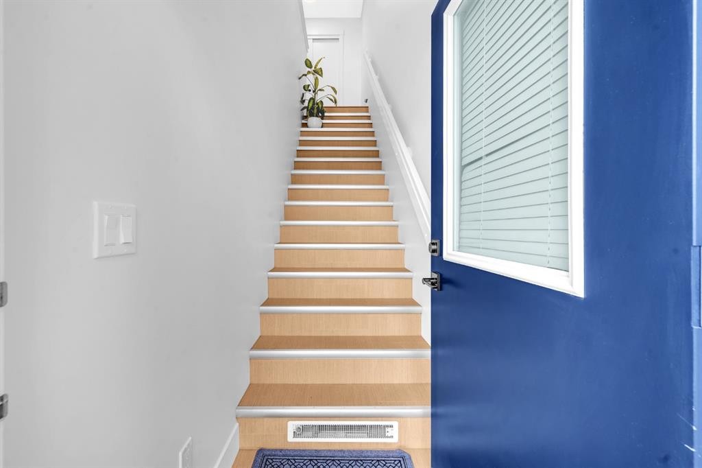 4397 Seton Drive Se, Calgary, AB - Indoor Photo Showing Other Room