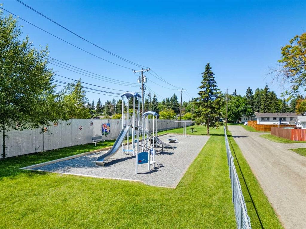 321 Haddon Road Sw, Calgary, AB - Outdoor