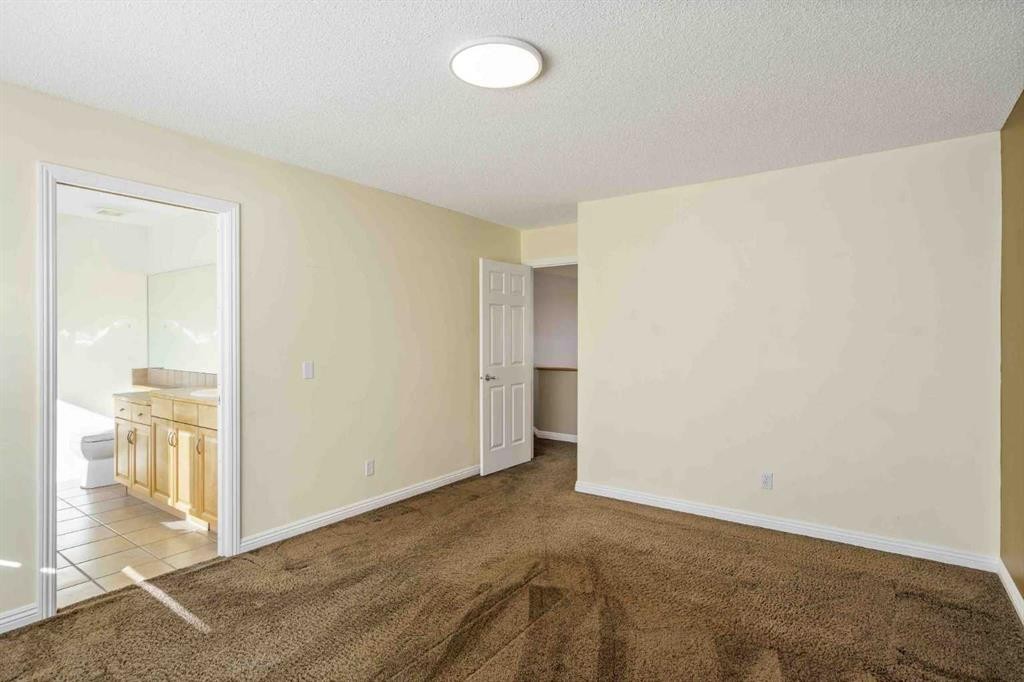 153 Kincora Bay Nw, Calgary, AB - Indoor Photo Showing Other Room