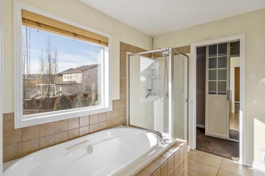 153 Kincora Bay Nw, Calgary, AB - Indoor Photo Showing Bathroom