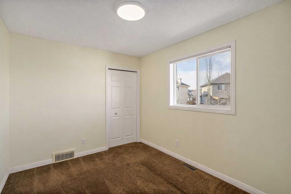 153 Kincora Bay Nw, Calgary, AB - Indoor Photo Showing Other Room