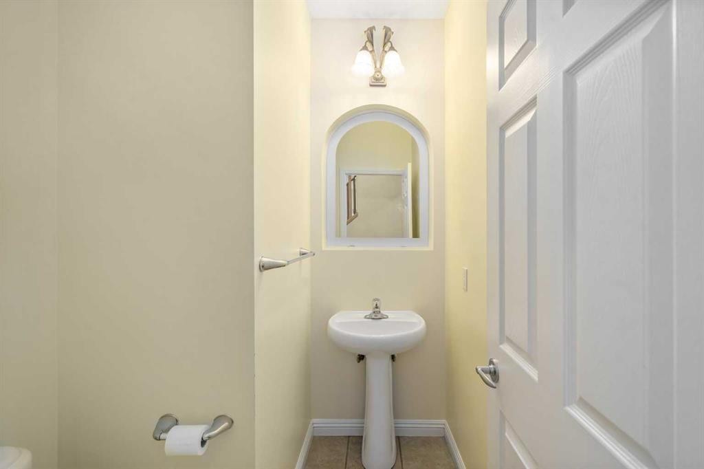 153 Kincora Bay Nw, Calgary, AB - Indoor Photo Showing Bathroom