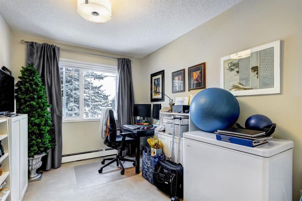 203-2144 Paliswood Road Sw, Calgary, AB - Indoor Photo Showing Office