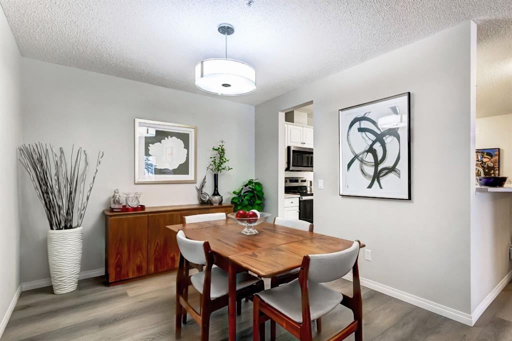 203-2144 Paliswood Road Sw, Calgary, AB - Indoor Photo Showing Dining Room