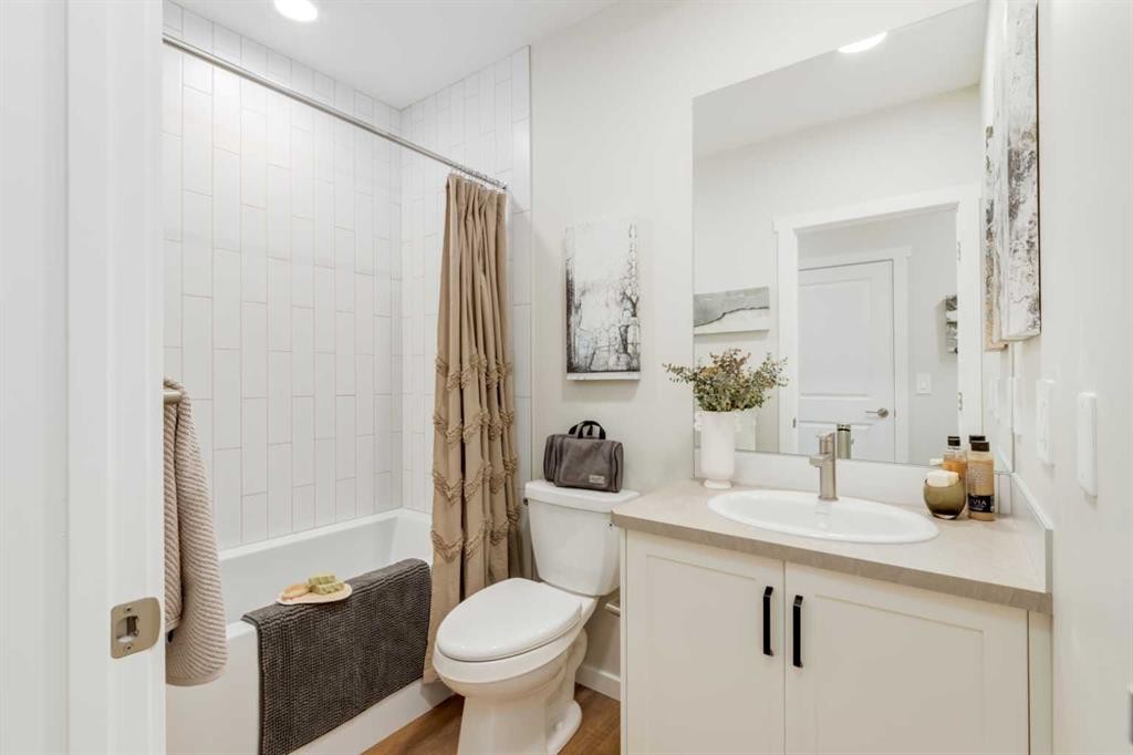 154 Bartlett Crescent Se, Calgary, AB - Indoor Photo Showing Bathroom