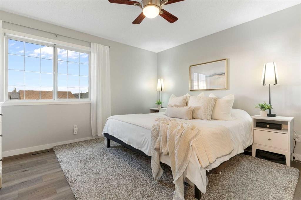 20 Willow Brook Crescent Nw, Airdrie, AB - Indoor Photo Showing Bedroom