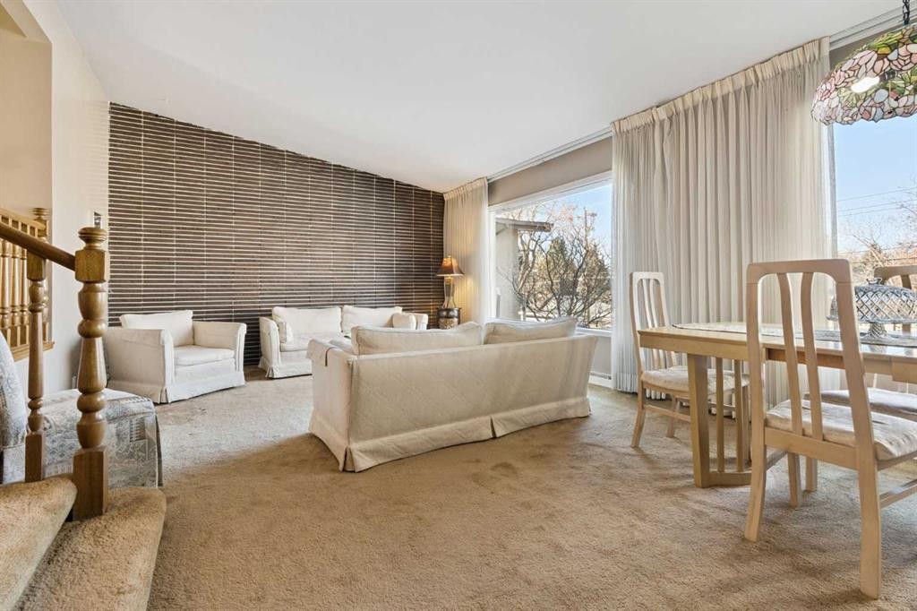 34 Rosery Drive Nw, Calgary, AB - Indoor