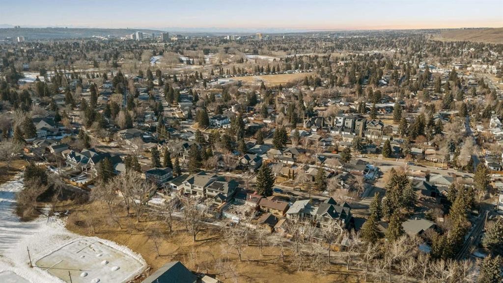 34 Rosery Drive Nw, Calgary, AB - Outdoor With View