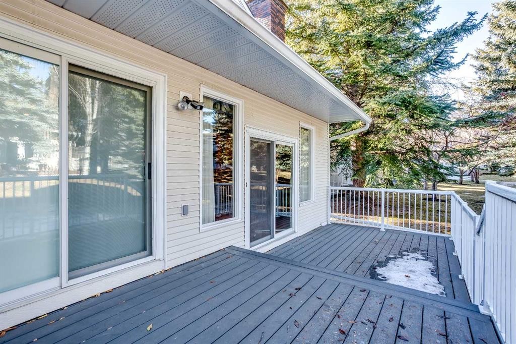 32-275 Woodridge Drive Sw, Calgary, AB - Outdoor With Deck Patio Veranda With Exterior