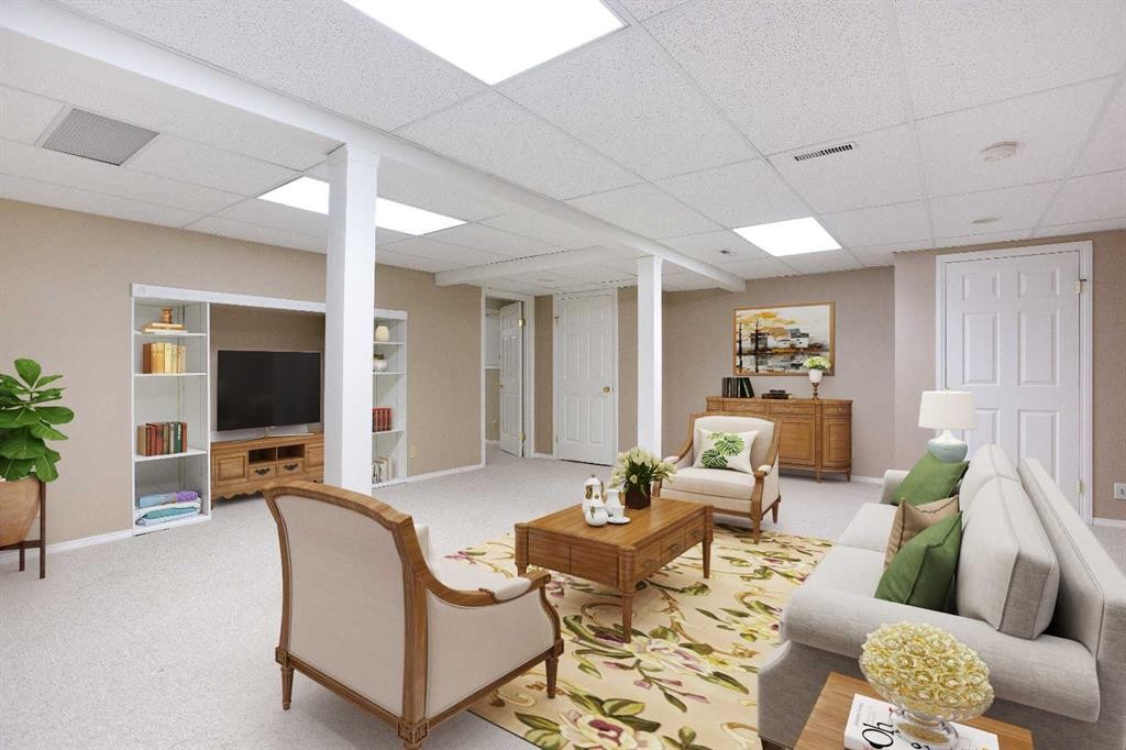 32-275 Woodridge Drive Sw, Calgary, AB - Indoor Photo Showing Other Room