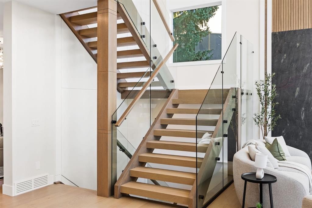 620 Varsity Estates Crescent Nw, Calgary, AB - Indoor Photo Showing Other Room