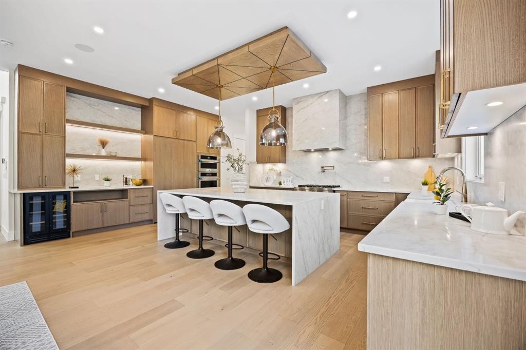 620 Varsity Estates Crescent Nw, Calgary, AB - Indoor Photo Showing Kitchen With Upgraded Kitchen