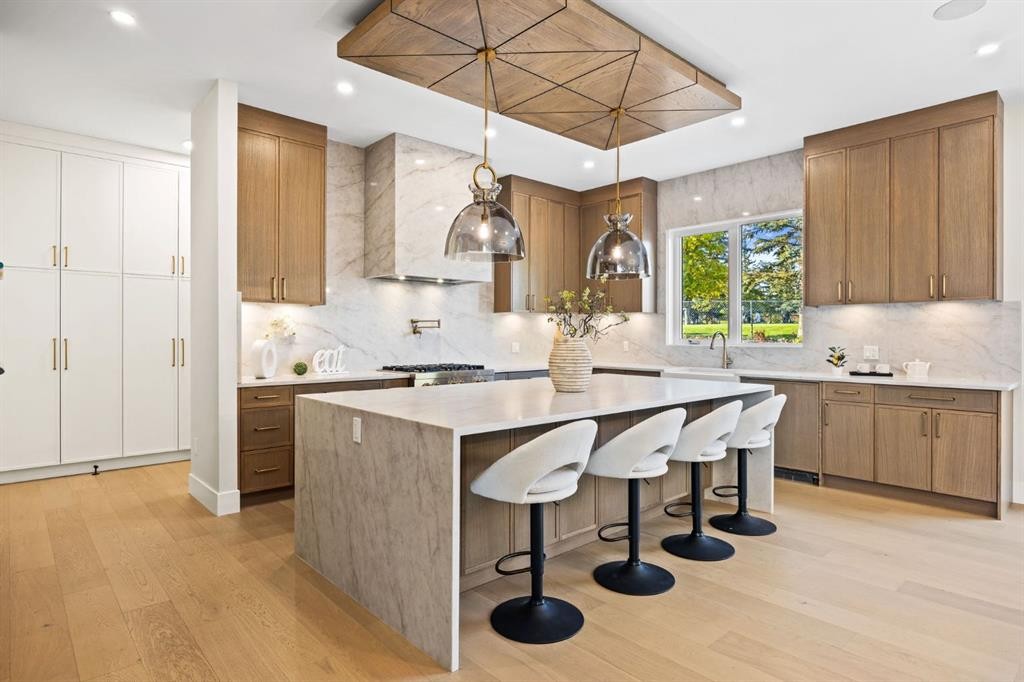 620 Varsity Estates Crescent Nw, Calgary, AB - Indoor Photo Showing Kitchen With Upgraded Kitchen