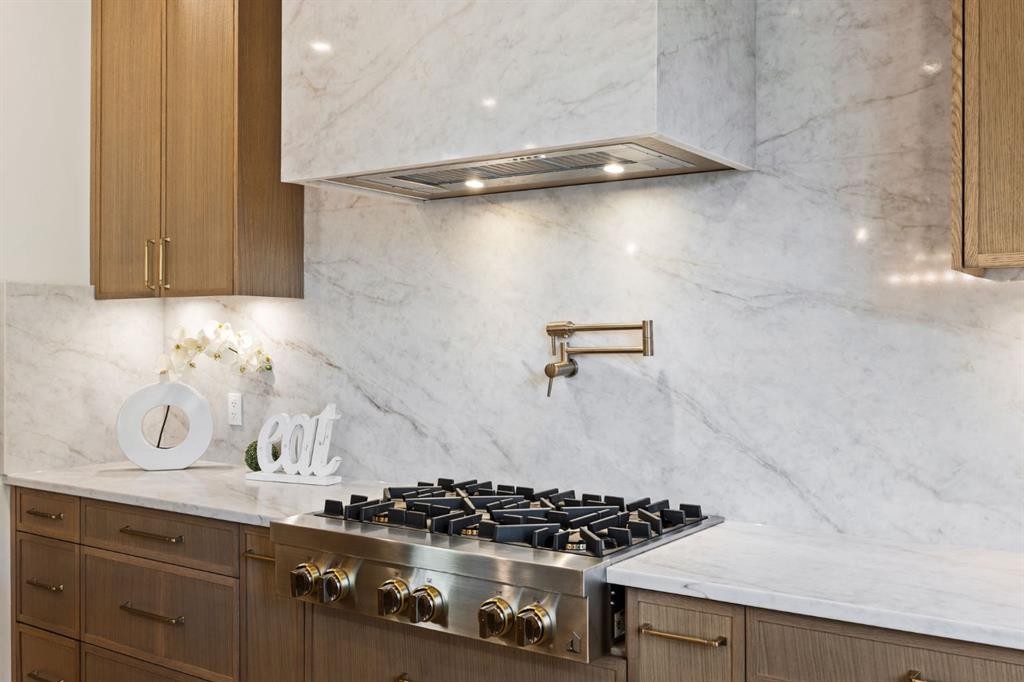 620 Varsity Estates Crescent Nw, Calgary, AB - Indoor Photo Showing Kitchen