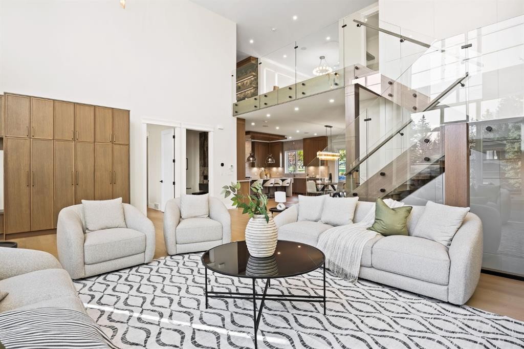 620 Varsity Estates Crescent Nw, Calgary, AB - Indoor Photo Showing Living Room