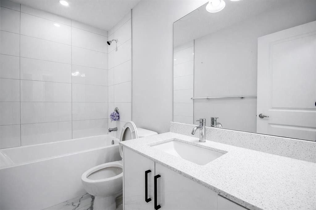 113 Corner Meadows Square Ne, Calgary, AB - Indoor Photo Showing Bathroom