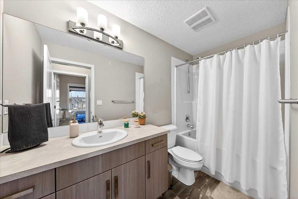 302-200 Cranfield Common Se, Calgary, AB - Indoor Photo Showing Bathroom