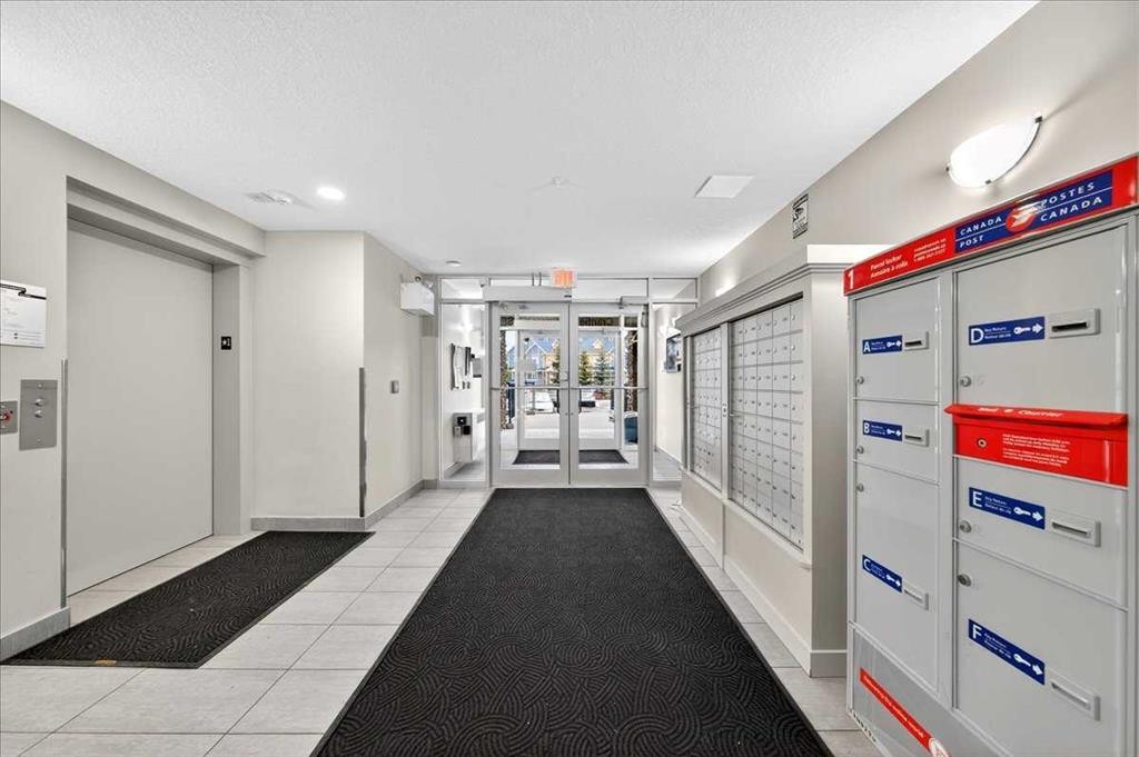 302-200 Cranfield Common Se, Calgary, AB - Indoor Photo Showing Other Room