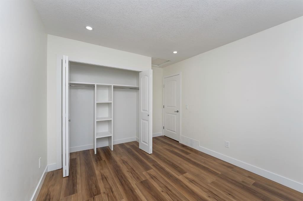 140 Whitworth Way, Calgary, AB - Indoor Photo Showing Other Room