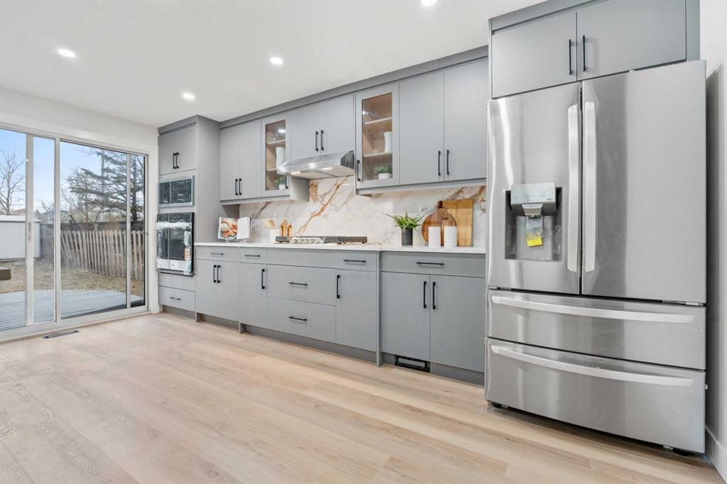 80 Hawkfield Crescent Nw, Calgary, AB - Indoor Photo Showing Kitchen With Stainless Steel Kitchen