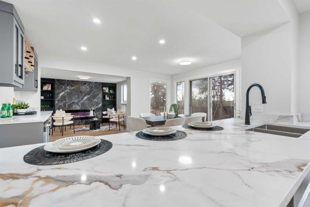 80 Hawkfield Crescent Nw, Calgary, AB - Indoor