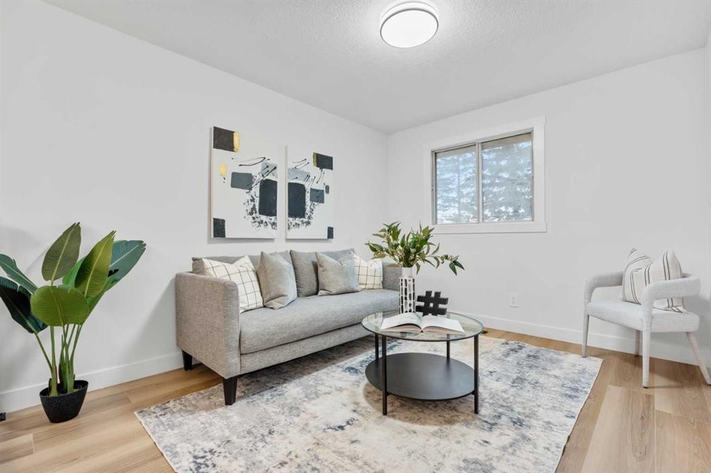 80 Hawkfield Crescent Nw, Calgary, AB - Indoor Photo Showing Living Room