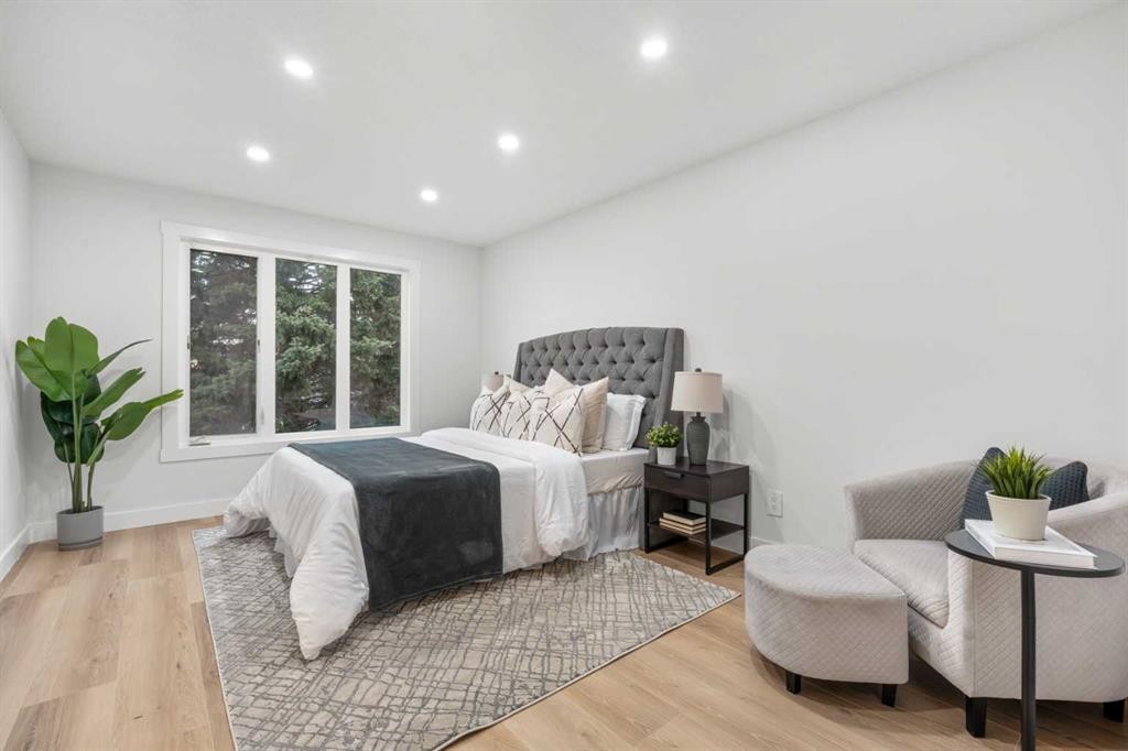80 Hawkfield Crescent Nw, Calgary, AB - Indoor Photo Showing Bedroom