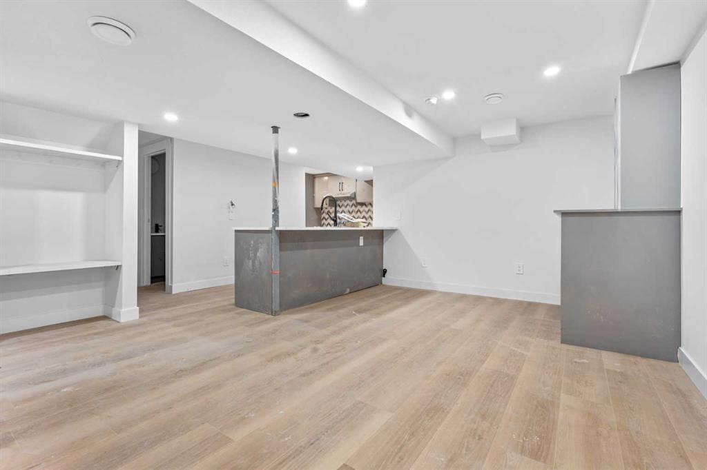 80 Hawkfield Crescent Nw, Calgary, AB - Indoor