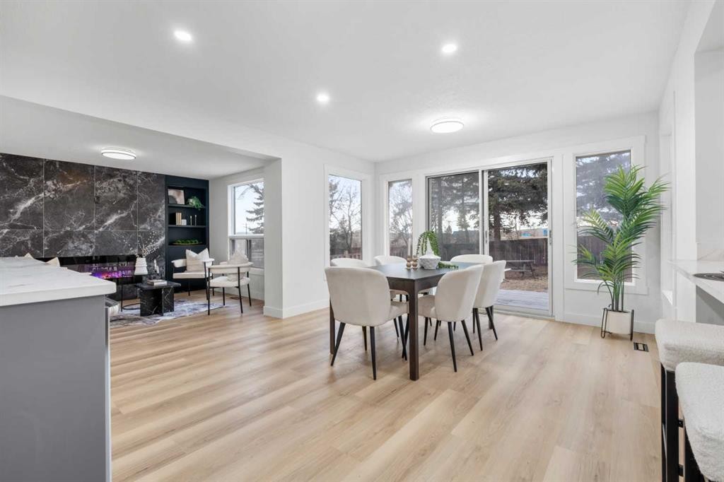 80 Hawkfield Crescent Nw, Calgary, AB - Indoor Photo Showing Dining Room