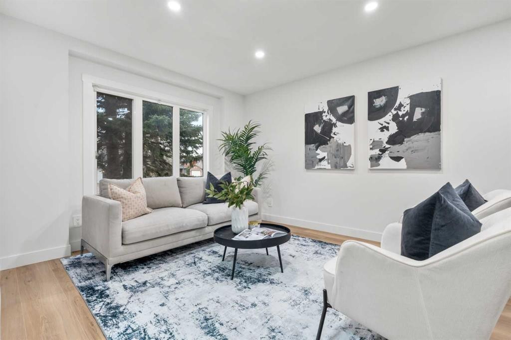 80 Hawkfield Crescent Nw, Calgary, AB - Indoor Photo Showing Living Room