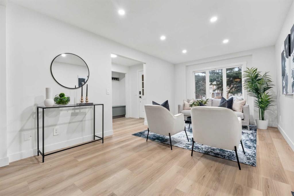 80 Hawkfield Crescent Nw, Calgary, AB - Indoor