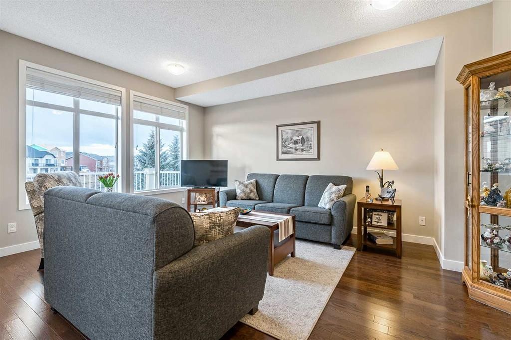 56-351 Monteith Drive Se, High River, AB - Indoor Photo Showing Living Room