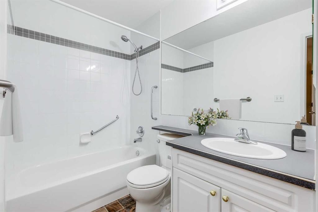 210-1415 17 Street Se, Calgary, AB