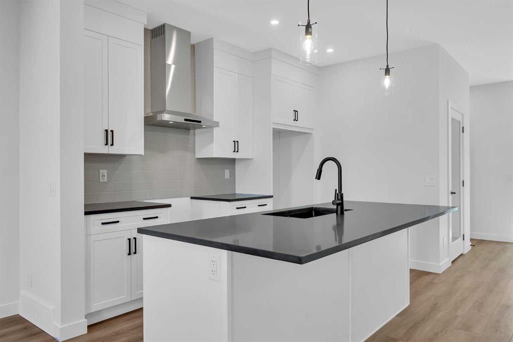 14 Versant Path Sw, Calgary, AB - Indoor Photo Showing Kitchen With Upgraded Kitchen