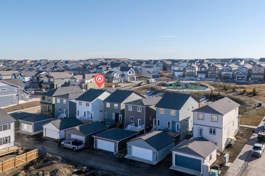 14 Versant Path Sw, Calgary, AB - Outdoor